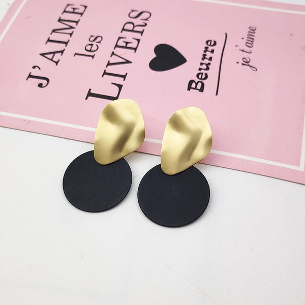 Fashion Round Shell Pendant