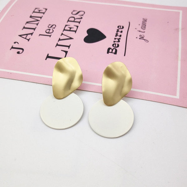 Fashion Round Shell Pendant