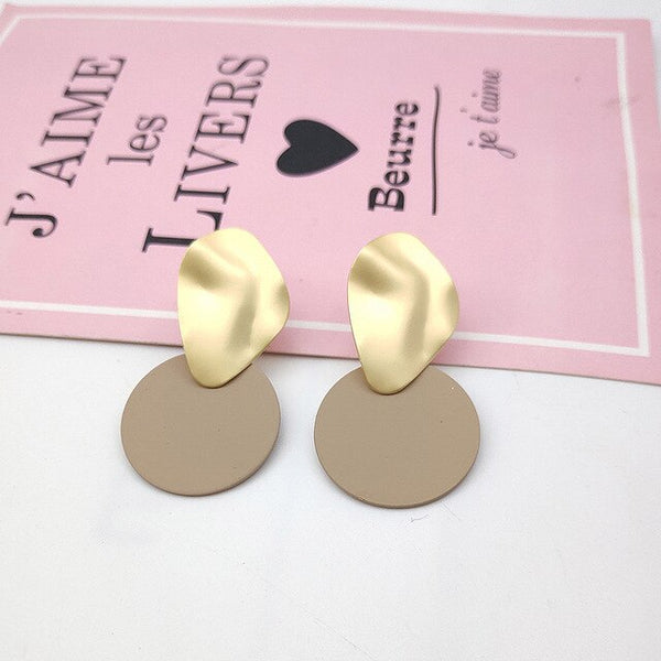 Fashion Round Shell Pendant