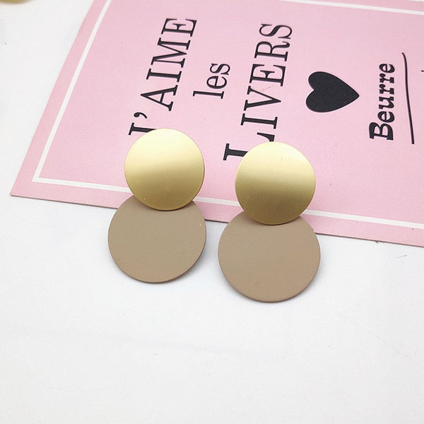 Fashion Round Shell Pendant