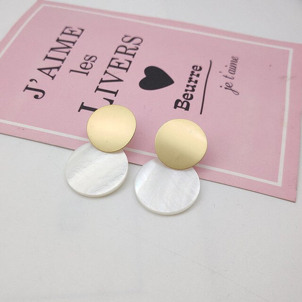 Fashion Round Shell Pendant