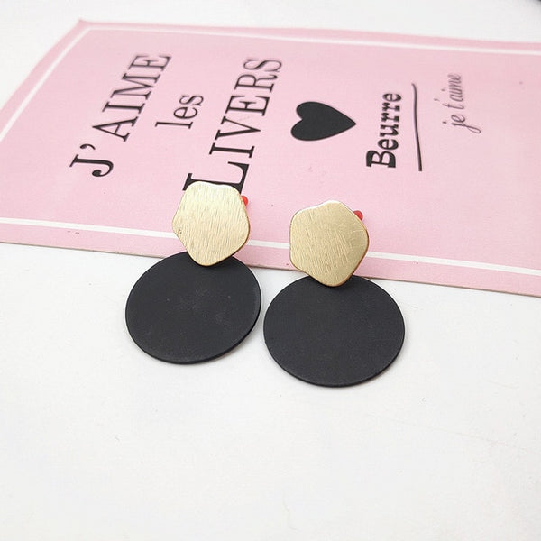 Fashion Round Shell Pendant