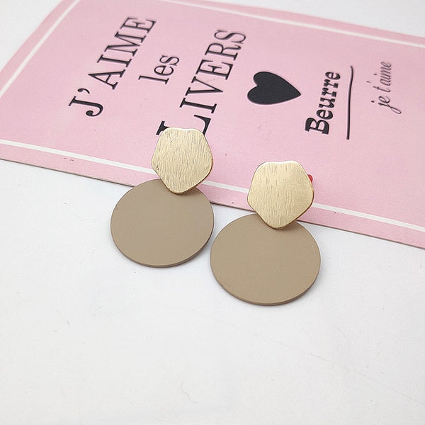 Fashion Round Shell Pendant